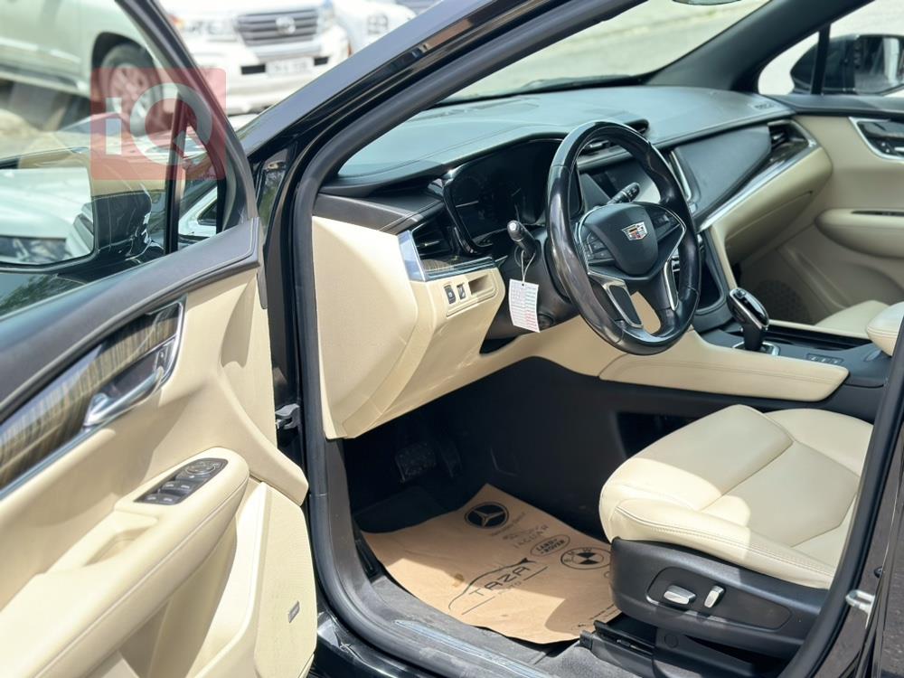 کادیلاک XT5